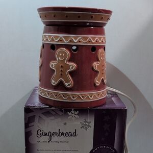 Scentsy Festive Gingerbread Wax Warmer